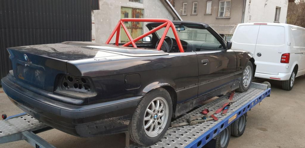 [Obr.: 11/76/57/5-bolt-in-half-roll-cage-bmw-3-e36-cabrio-red-1761313462.jpg]